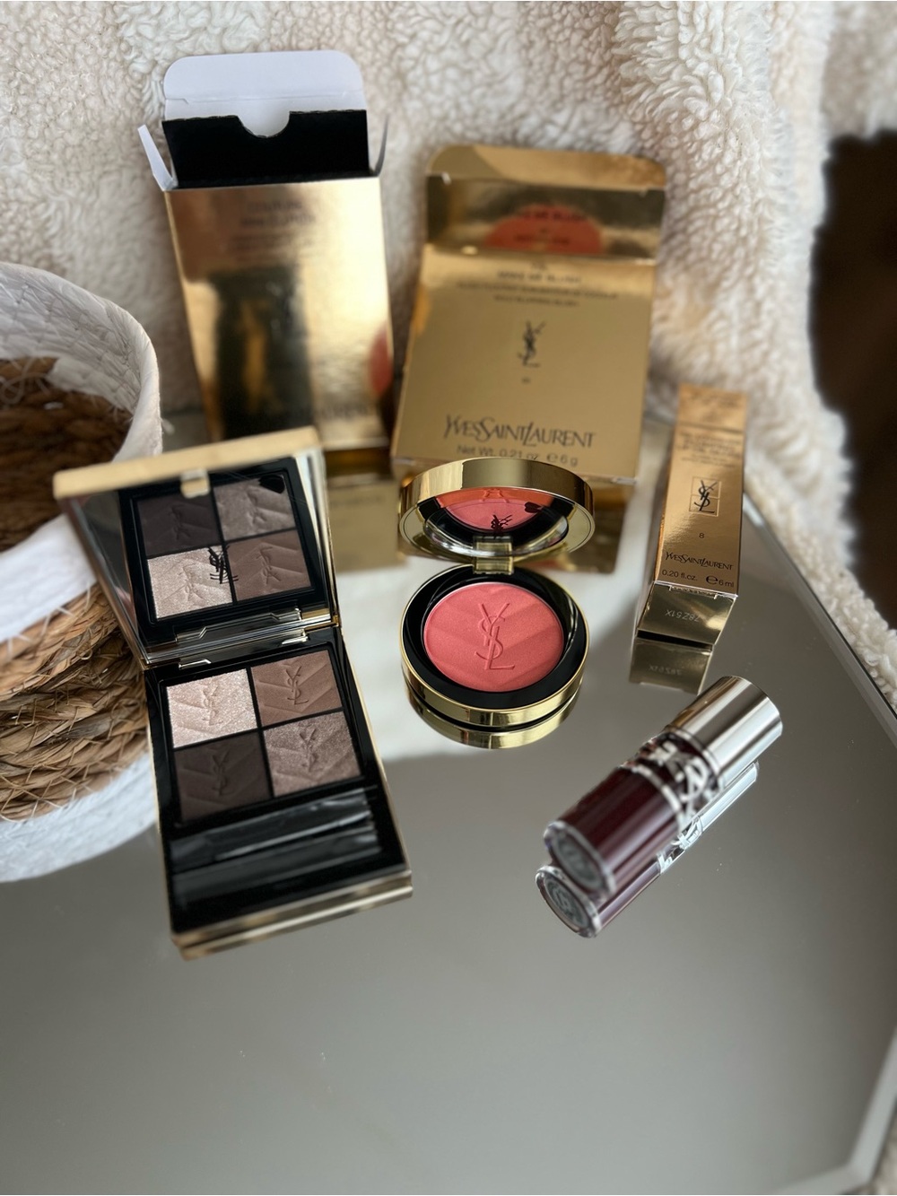💛 Mother’s Day YSL bundle 💛 Eye palette, blush compact and plumping lip oil - Picture 2 of 7
